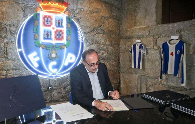 盧卡庫摟C羅低聲耳語 安慰足足10秒鐘.